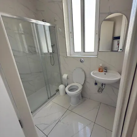 2-bedroom In R4b Apartment