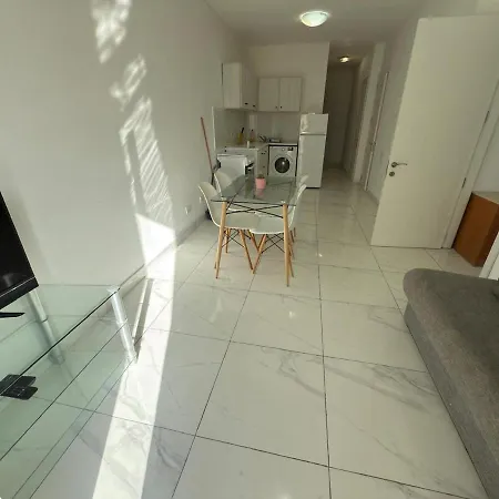Apartment 2-bedroom In R4b