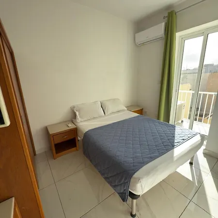 2-bedroom In R4b Apartment