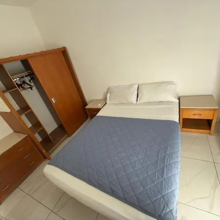 2-bedroom In R4b Apartman